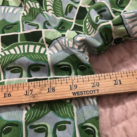 Nuon by Westside Printed Light Green Relaxed Fit  Statue of Liberty medium - Picture 7 of 9